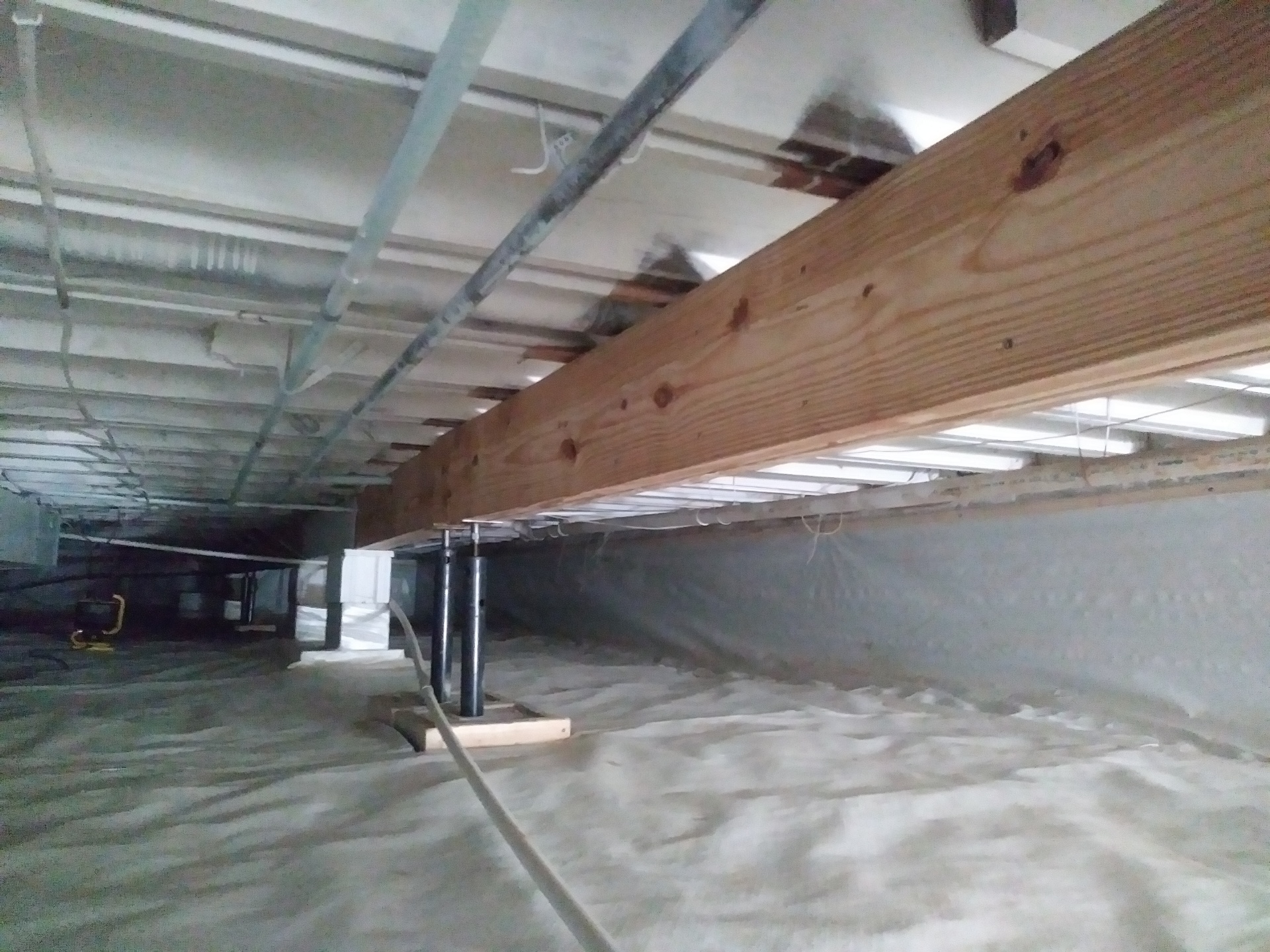 Benefits of Hiring a professional Waterproofing Contractors for Crawl Space